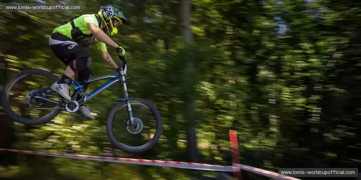 💻实时互动，弹幕与呐喊同频共振！📸